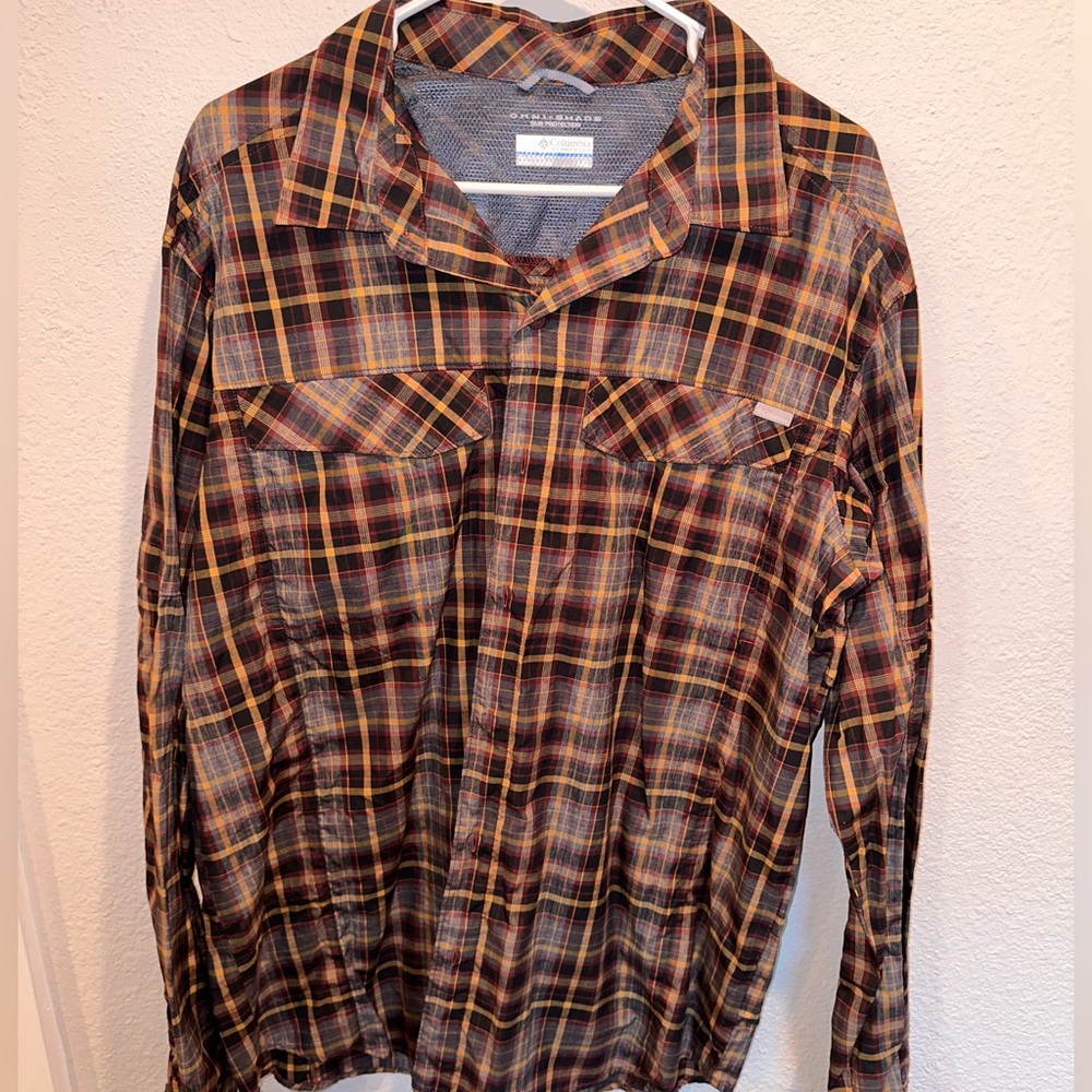 Large Columbia Omni shade long sleeve button up